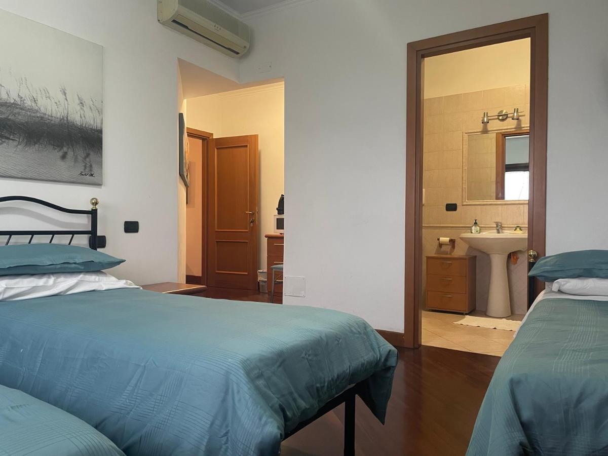 Bb Nuova Fiera Di Roma Bed & Breakfast Fiumicino Eksteriør bilde